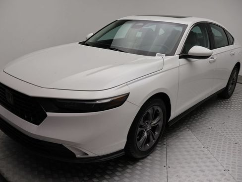 Used 2024 Honda Accord EX image 2