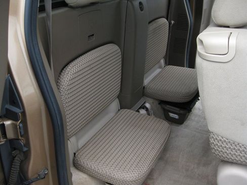 Used 2005 Nissan Frontier SE w/ (P01) Power Pkg RWD image 27