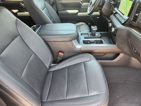 Used 2024 GMC Sierra 1500 SLT AWD/4WD image 12