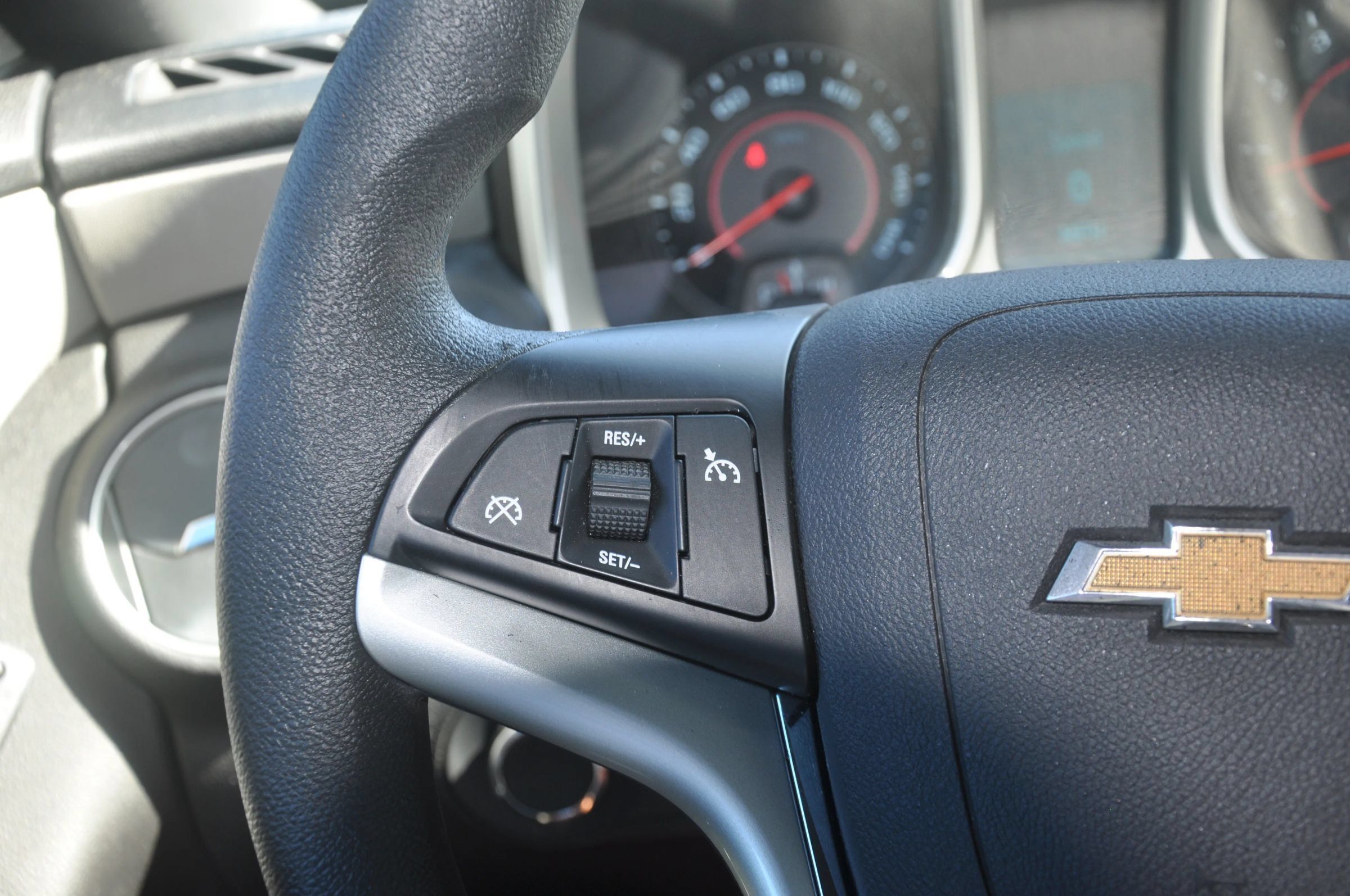 Used 2015 Chevrolet Camaro LS RWD image 29