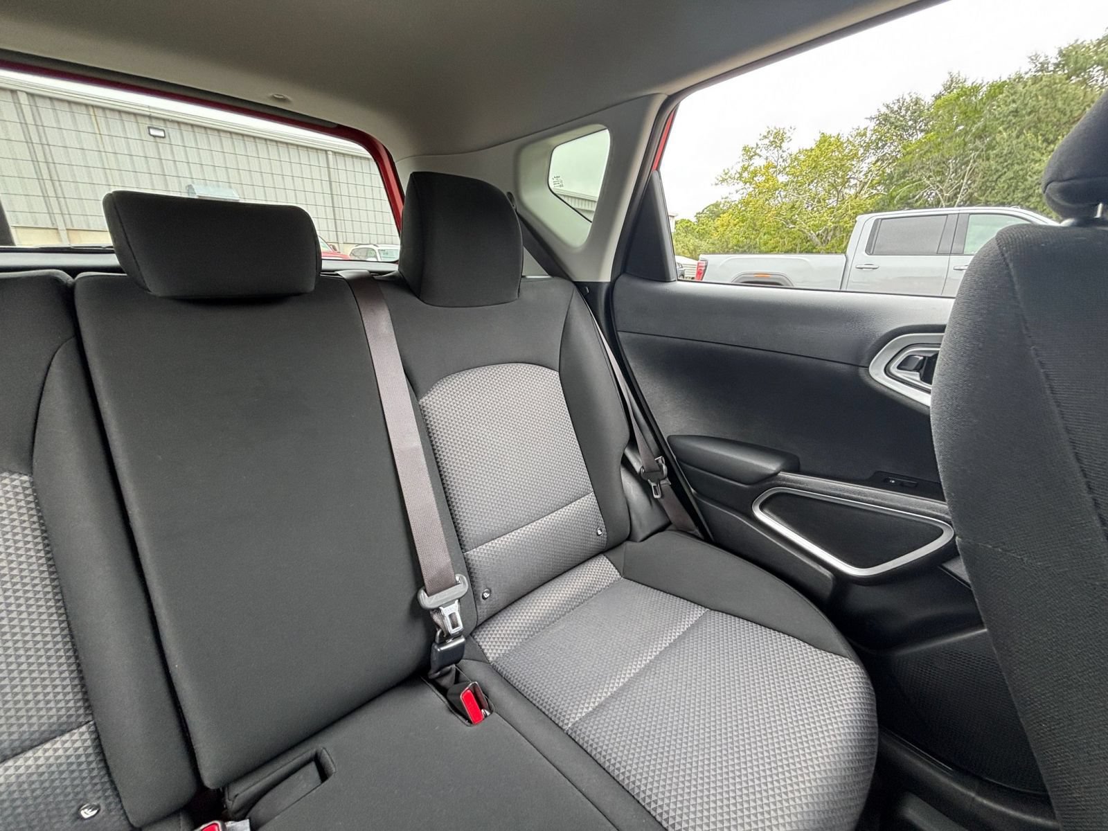 Used 2025 Kia Soul LX w/ LX Technology Package FWD image 34