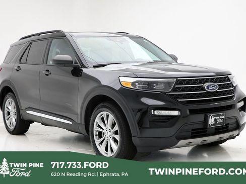 Used 2022 Ford Explorer XLT w/ Equipment Group 202A image 1