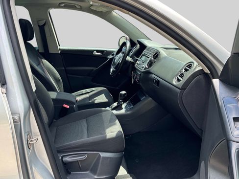 Used 2013 Volkswagen Tiguan S AWD/4WD image 9