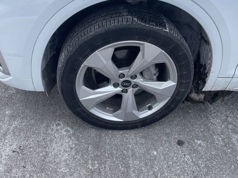 Certified 2023 Audi Q5 2.0T Premium Plus w/ Premium Plus Package image 2