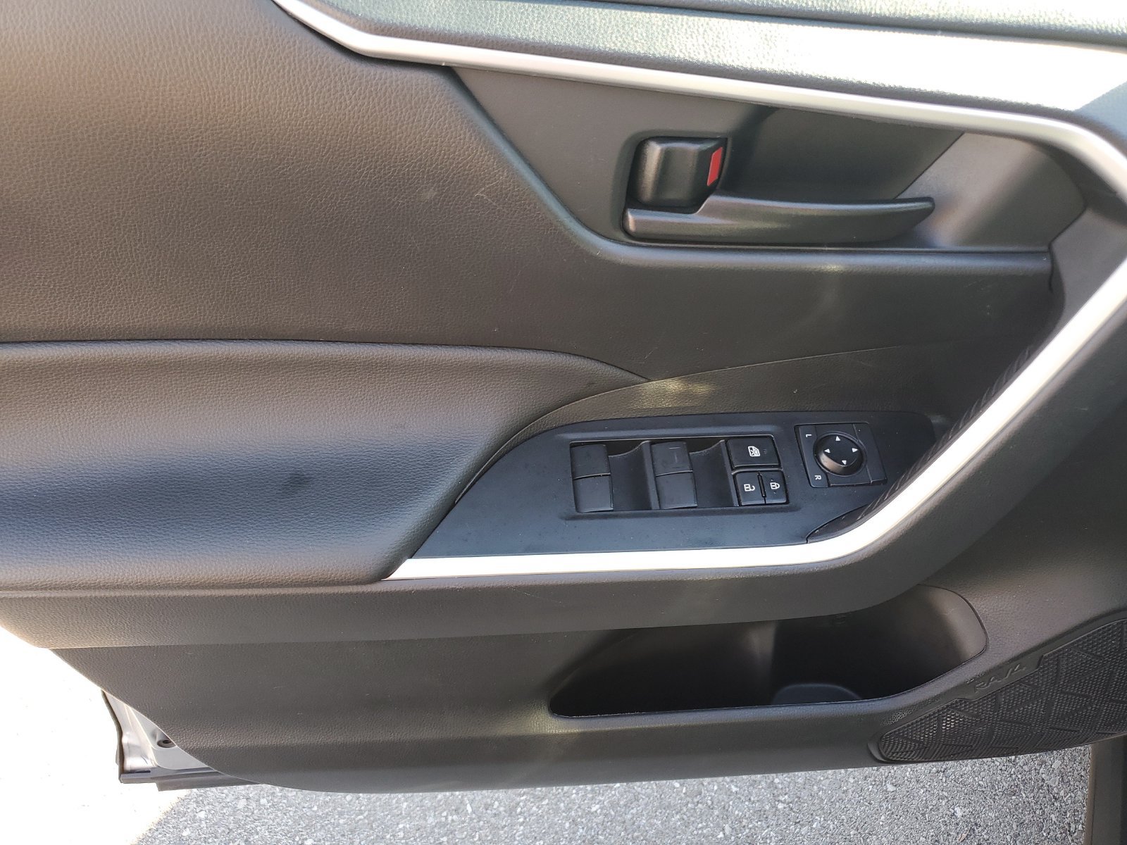 Certified 2024 Toyota RAV4 LE AWD/4WD image 19