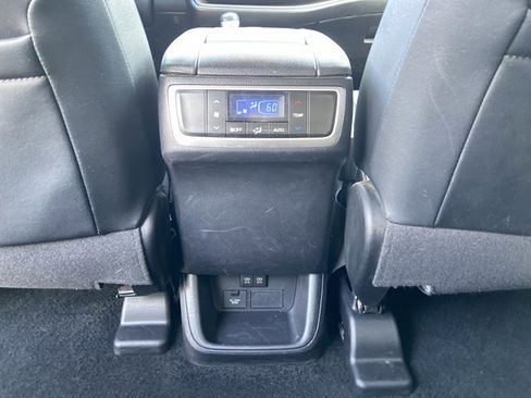 Used 2019 Toyota Highlander XLE image 52