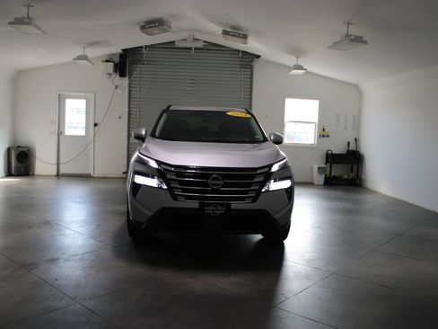 Used 2024 Nissan Rogue SV AWD/4WD image 52