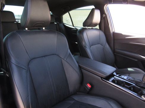Used 2025 Toyota Camry XSE FWD image 10