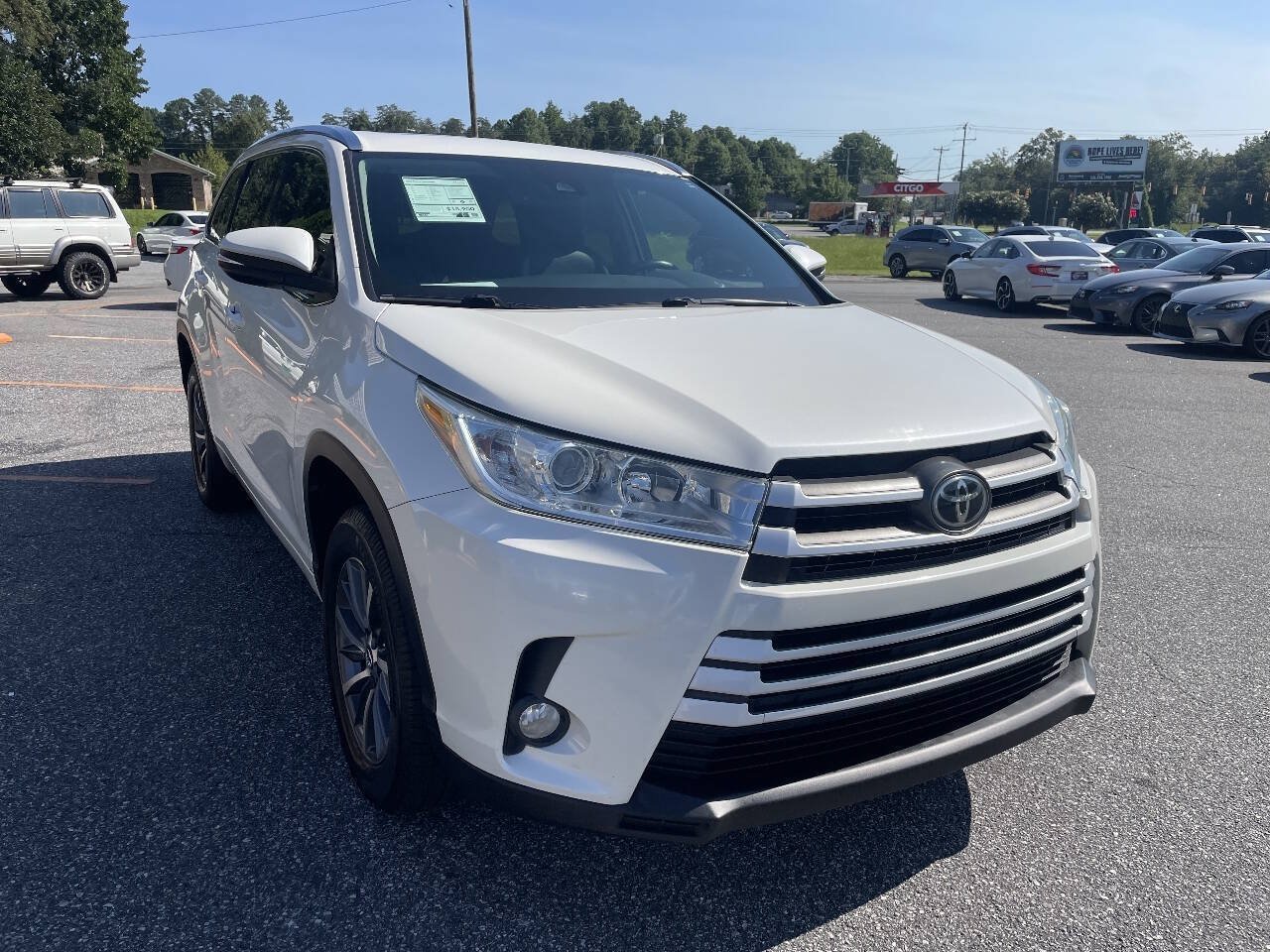 Used 2017 Toyota Highlander XLE FWD image 5