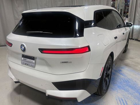 Used 2023 BMW iX xDrive50 w/ Premium Package AWD/4WD image 15