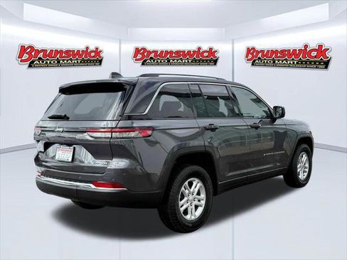 Certified 2023 Jeep Grand Cherokee Laredo w/ Luxury Tech Group I image 4