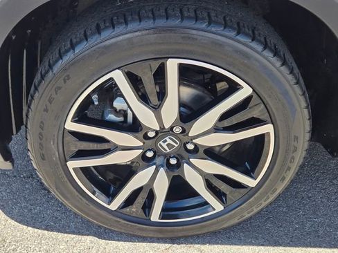 Certified 2022 Honda Pilot Touring image 12