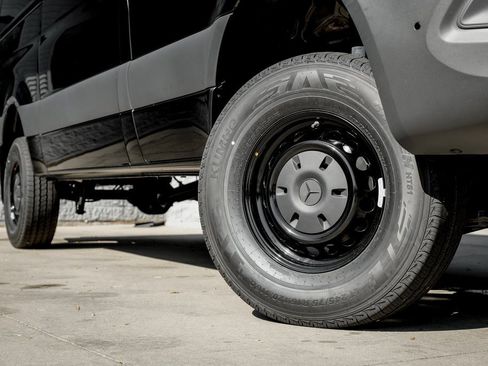 New 2025 Mercedes-Benz Sprinter 2500 image 7