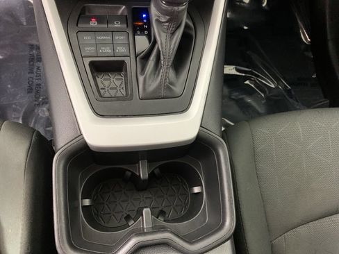 Used 2024 Toyota RAV4 XLE AWD/4WD image 25
