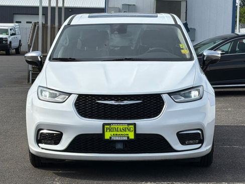 Used 2023 Chrysler Pacifica Limited FWD image 6