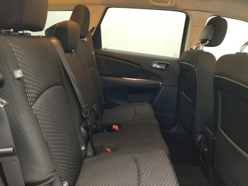 Used 2020 Dodge Journey SE w/ SE Popular Equipment Group image 19