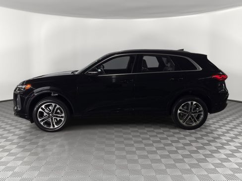Used 2025 Audi Q5 Premium w/ Convenience Package AWD/4WD image 2