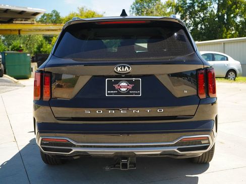 Used 2021 Kia Sorento S FWD image 19