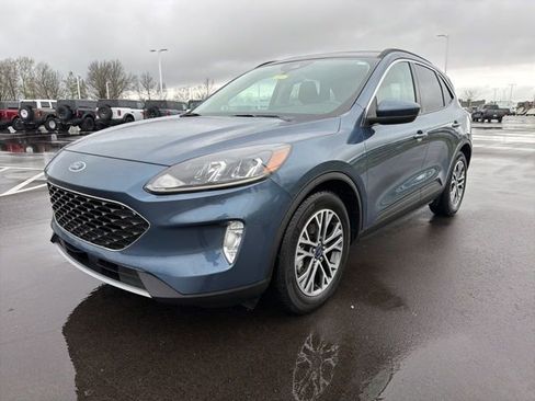 Used 2020 Ford Escape SEL image 2
