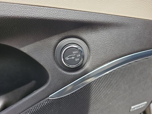 Used 2020 Buick Enclave Essence w/ Sound and Sites Package FWD image 14