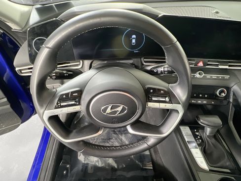 Used 2023 Hyundai Elantra SEL w/ Convenience Package image 9