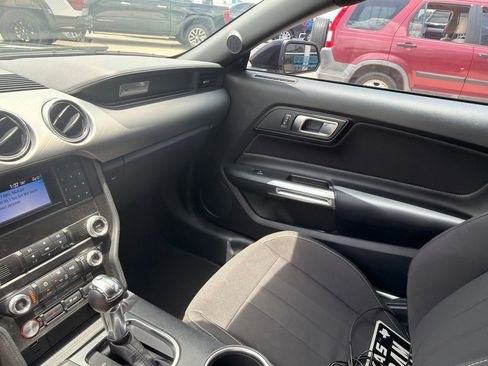 Used 2022 Ford Mustang GT RWD image 11