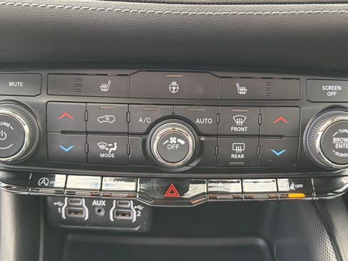 Used 2022 Dodge Durango GT image 34