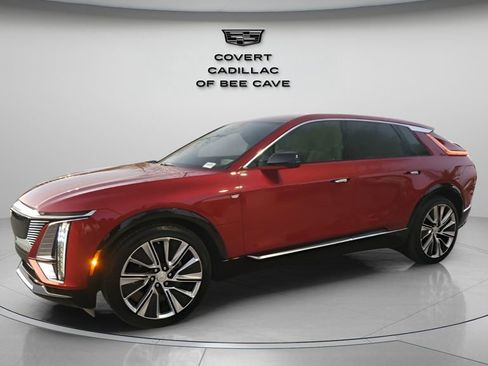 Certified 2024 Cadillac Lyriq Luxury w/ LPO, Floor Liner Package image 4