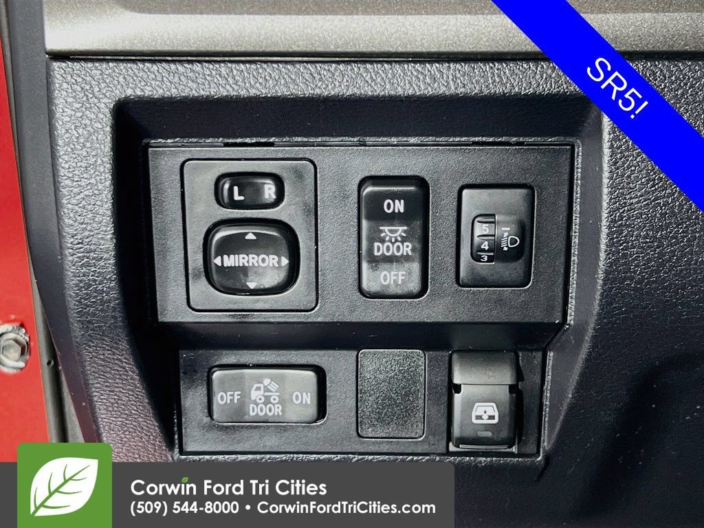 Used 2017 Toyota Tundra SR5 AWD/4WD image 18