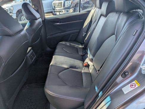 Used 2018 Toyota Camry XSE image 30