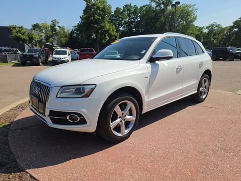 Used 2017 Audi Q5 2.0T Premium Plus w/ Technology Package AWD/4WD image 1