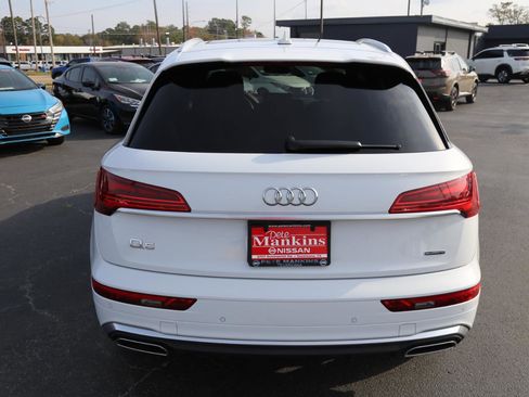 Used 2022 Audi Q5 2.0T Premium w/ Convenience Package image 4