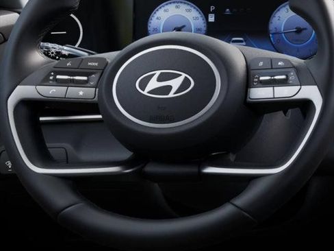 Used 2025 Hyundai Elantra SEL FWD image 15