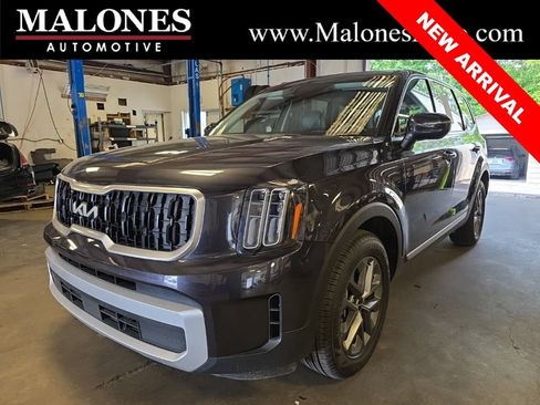 Used 2025 Kia Telluride LX FWD image 1