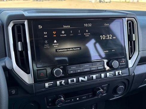 Used 2025 Nissan Frontier SV w/ SV Convenience Package image 12