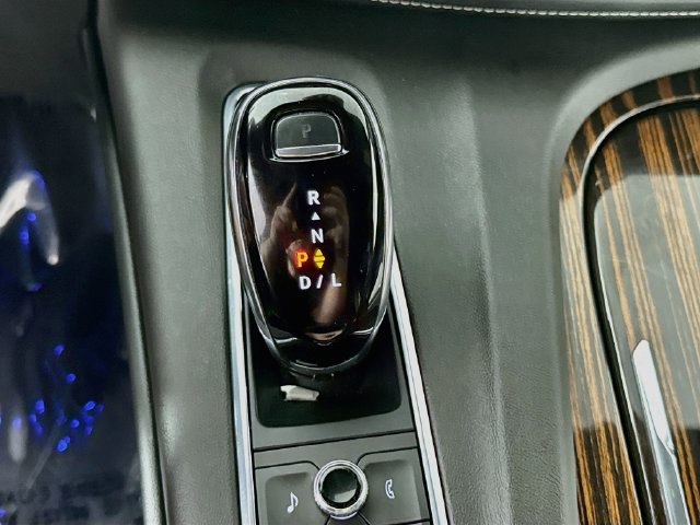 Used 2023 Cadillac Escalade Premium Luxury RWD image 19