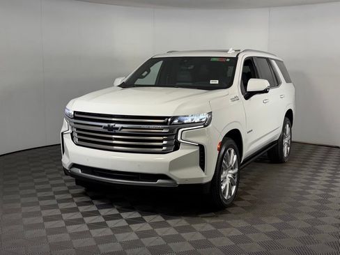 Used 2021 Chevrolet Tahoe High Country w/ Premium Package RWD image 3
