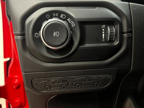 Used 2025 Jeep Wrangler Unlimited Sahara AWD/4WD image 58