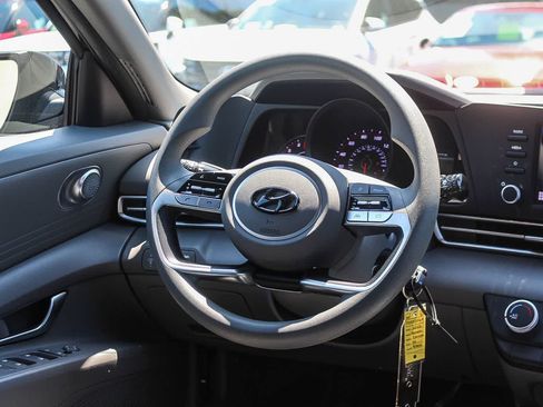 Certified 2023 Hyundai Elantra SE FWD image 19