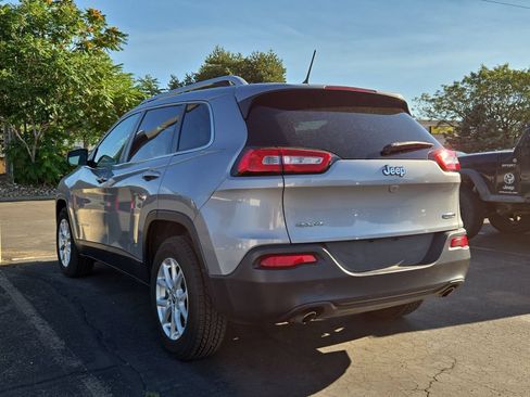 Used 2014 Jeep Cherokee Latitude w/ Comfort/Convenience Group AWD/4WD image 8