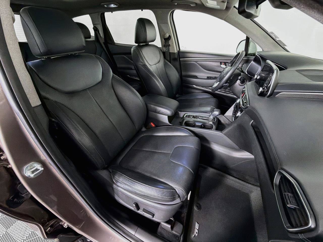 Used 2020 Hyundai Santa Fe Limited AWD/4WD image 33