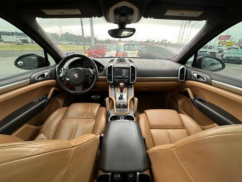 Used 2012 Porsche Cayenne Turbo AWD/4WD image 2