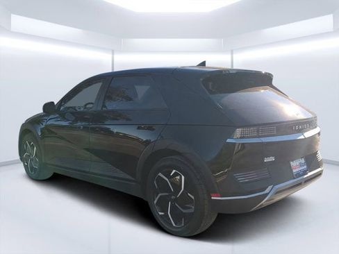 Used 2024 Hyundai Ioniq 5 SEL image 5