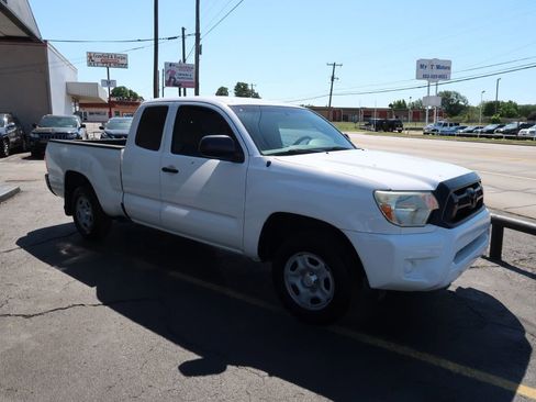 Used 2015 Toyota Tacoma 2WD Access Cab image 2