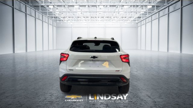 Used 2024 Chevrolet Trax RS w/ Sunroof Package FWD image 7