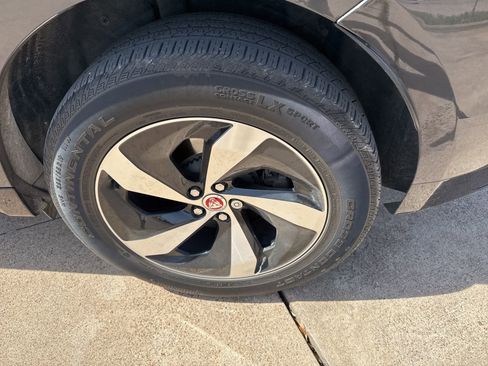 Used 2023 Jaguar F-PACE S image 10