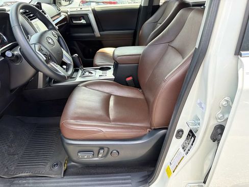 Used 2021 Toyota 4Runner Limited AWD/4WD image 19