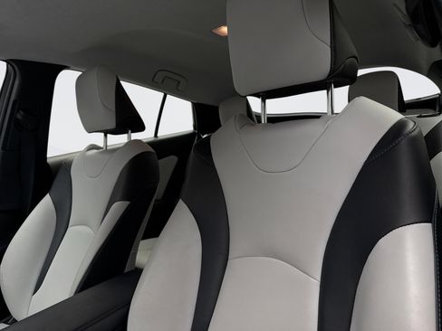 Used 2017 Toyota Prius Prime Advanced image 11