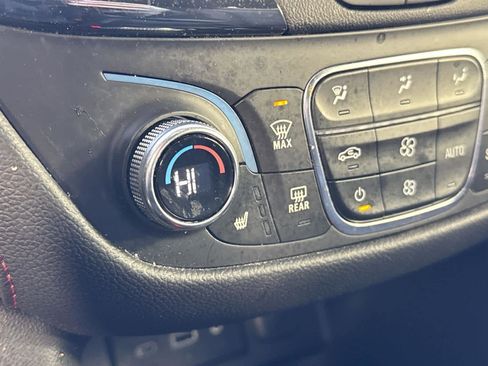 Used 2022 Chevrolet Equinox RS image 20