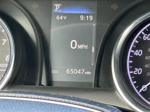 Used 2019 Toyota Camry SE FWD image 25